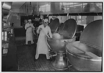 Triboro Hospital for Tuberculosis, Parsons Blvd., Jamaica, New York. Kitchen III LC-G612-T-39079