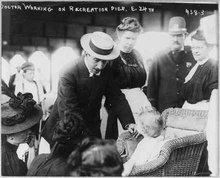 Babies and child care - doctor examining babies on Recreation Pier, E. 24th St., N.Y.C. - N.Y. Health Board supervising care of babies in hot weather