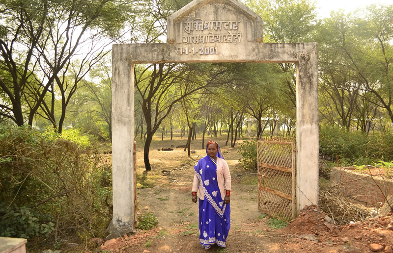Human Rights Watch Explores the Lives of Indian Women Who Clean Human Waste
