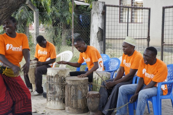 Dance Troup - Familia 