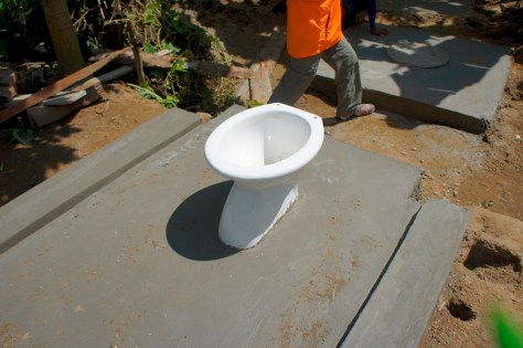 Toilet in Philippines - Dulag