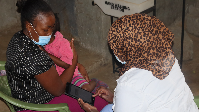 How health workers in Kibera are assessing sick children using a new digital health tool